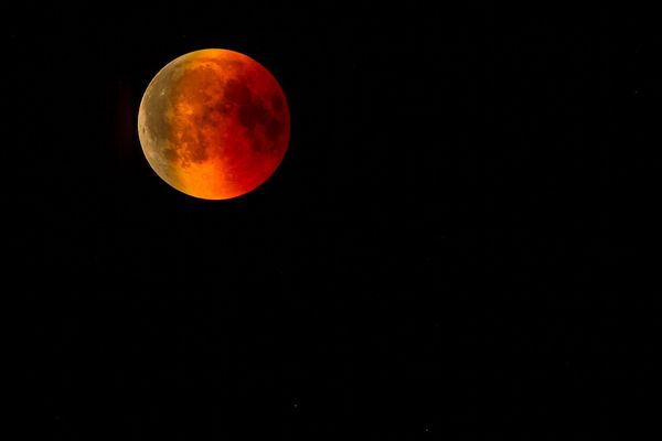 Od hotele do pokoi - przegląd mazurskich noclegów przy plaży
